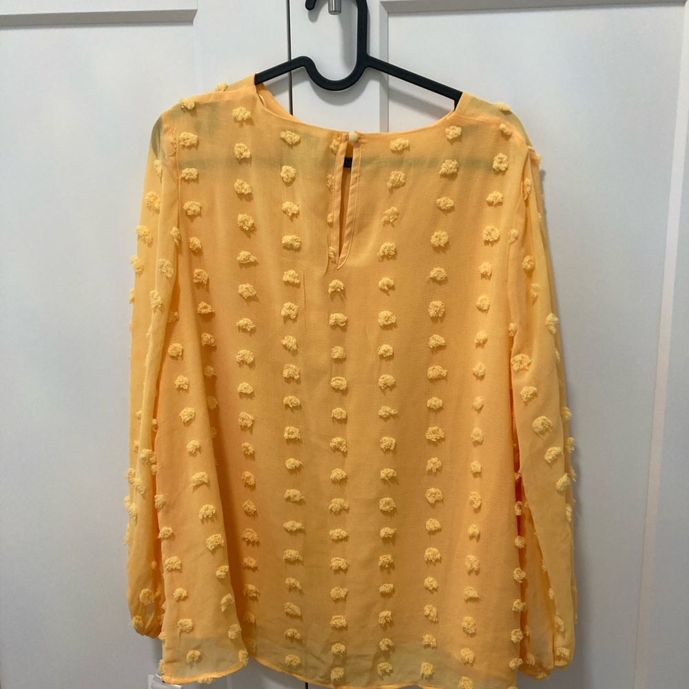 Ophelia roe yellow Pom shirt with elastic synched sleeves size medium